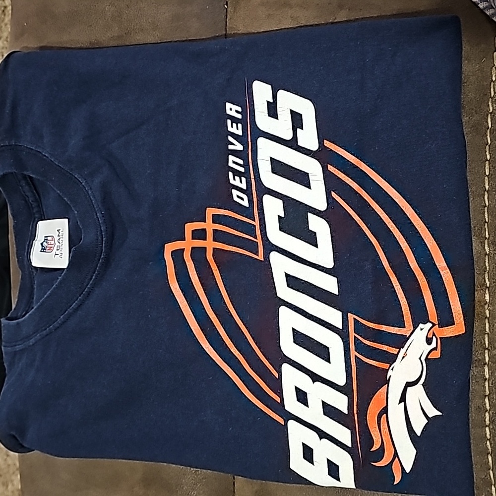 Broncos tshirt